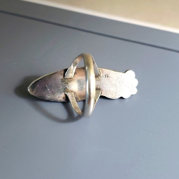 Sterling Silver and Onxy Native American Feather Design Ring - Picture 3 of 5